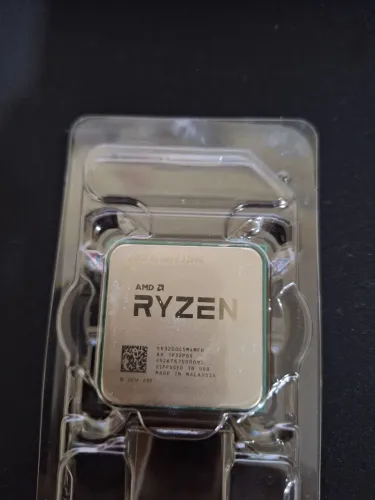 Ryzen 3200G com cooler