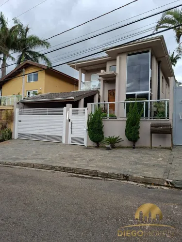 Casa em Condomínio, ótima localização em Atibaia Porteira Fechada