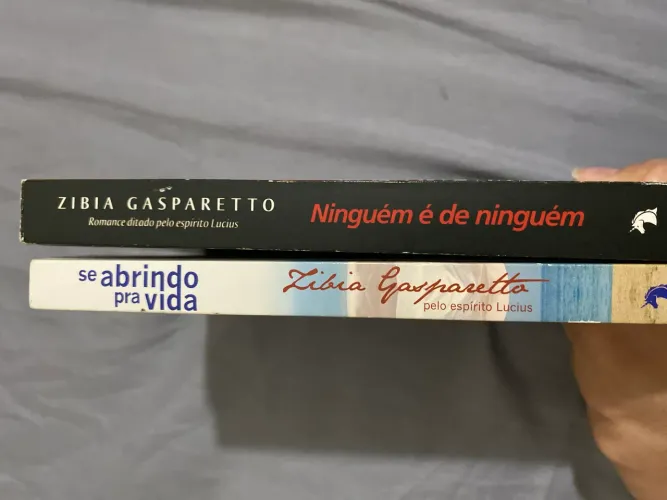 Livros Zibia Gasparetto - Ninguém é de ninguém e Se abrindo pra vida