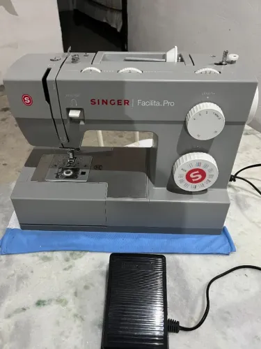 Maquina de costura facilita pro 4432 singer