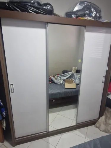 Vende-se Guarda Roupa Urgente