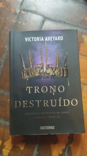 Trono Destruído- Rainha vermelha