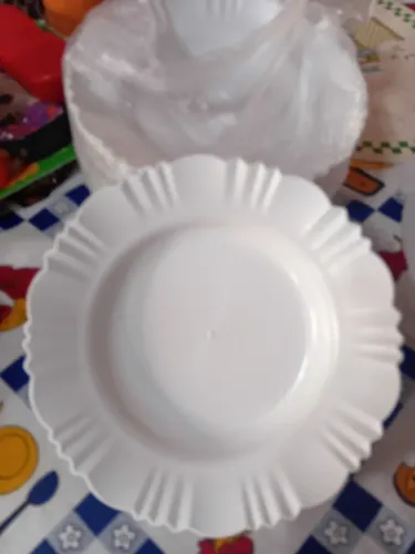 Pratos plástico para feijoada e churrasco