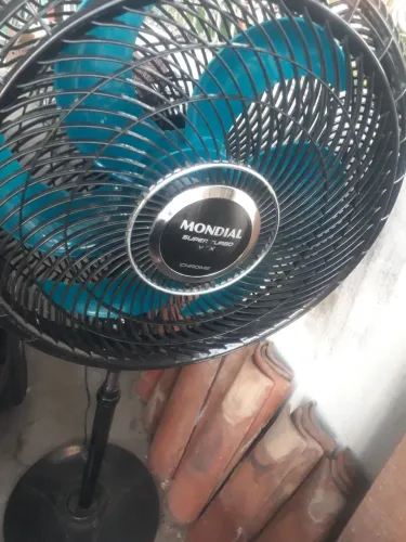 Ventilador Mondial de 40cm de coluna