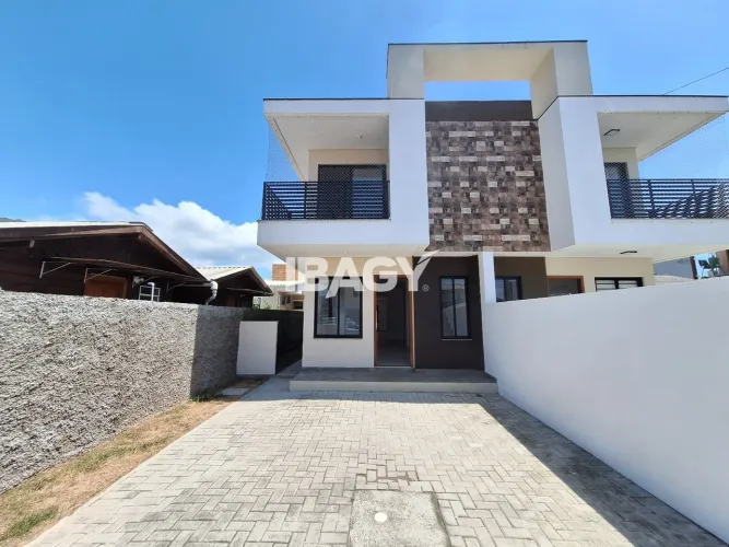 Excelente Casa 3 dormitório(s) em Ribeirão da Ilha - Florianópolis