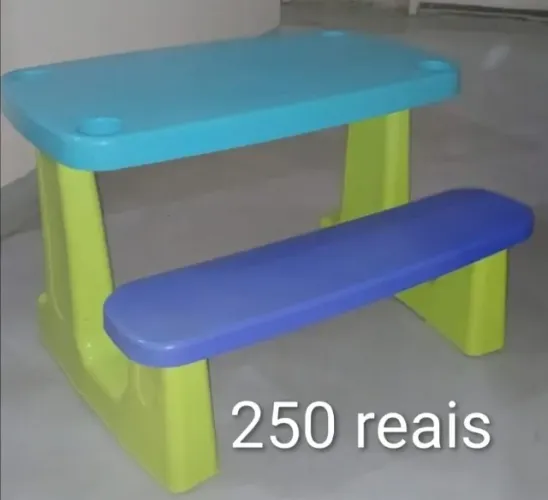 Mesa Infantil Tramontina Escolar em Polipropileno Colorido