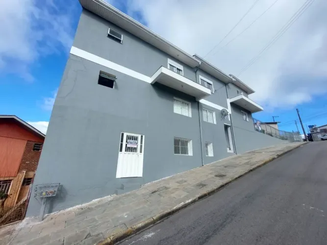 CAXIAS DO SUL - Casa Padrão - ESPLANADA