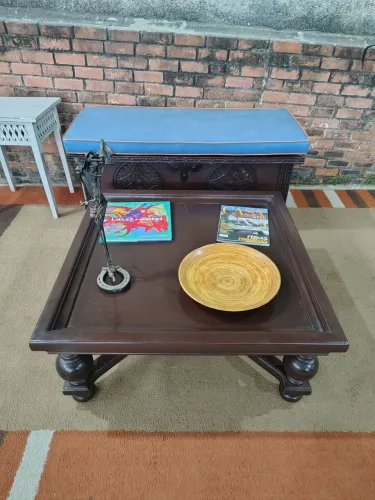 Mesa de Centro em Madeira Quadrada