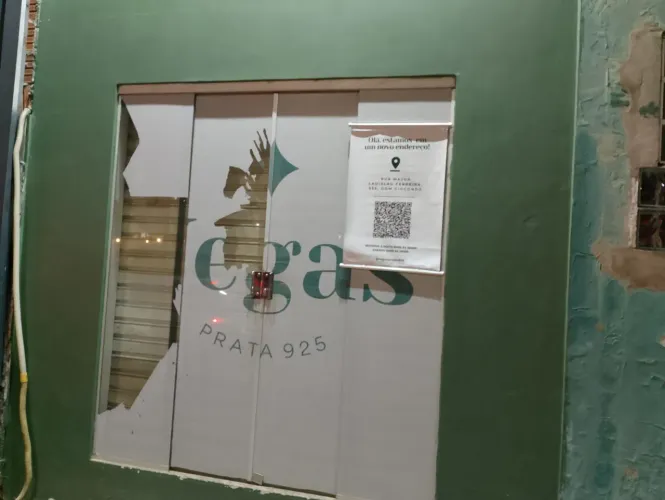 Aluga-se um ponto comercial 