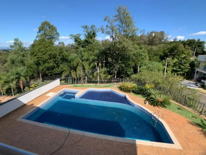 Casa em Condomínio em Valinhos à Venda e Aluguel, 4 suítes e Piscina