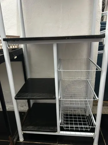 Estante fruteira organizadora. Ideal para por micro-ondas , seu forno. Etc.