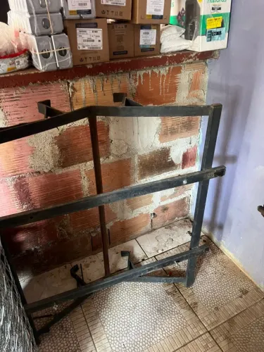 Rack de teto para escada e assessórios 