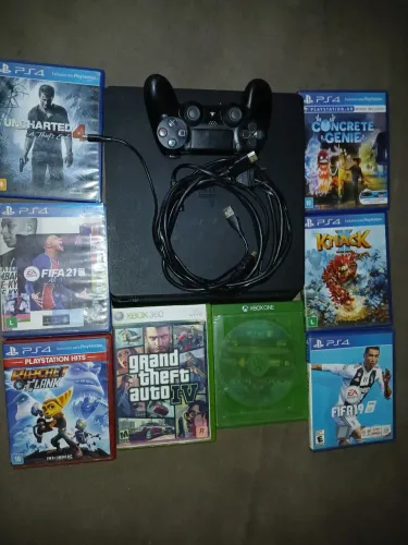 Vende-se um ps4 com 1 controle e 9 jogos em cd