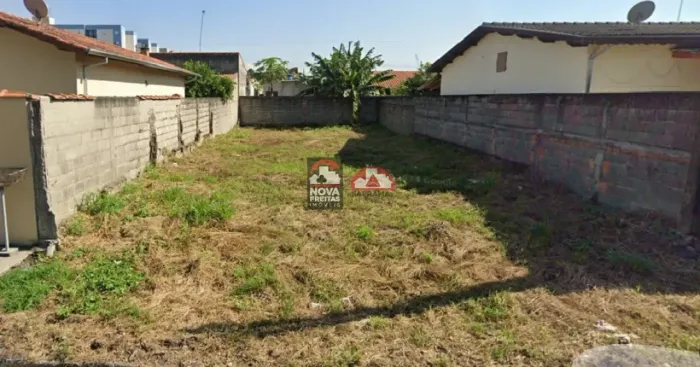 Terreno Misto de 250m² à Venda no Vista Alegre, Pindamonhangaba: Pronto para Construir seu