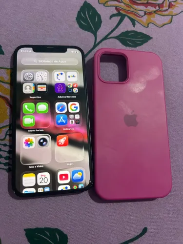 iPhone 12 em ótimas condições
