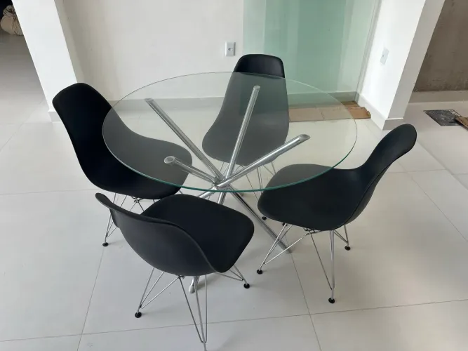 Mesa 4 cadeiras 