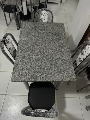 Mesa de 4 cadeiras 1.10x75 nova a pronta entrega