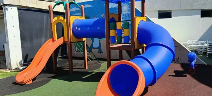 Playground de madeira biosintetica