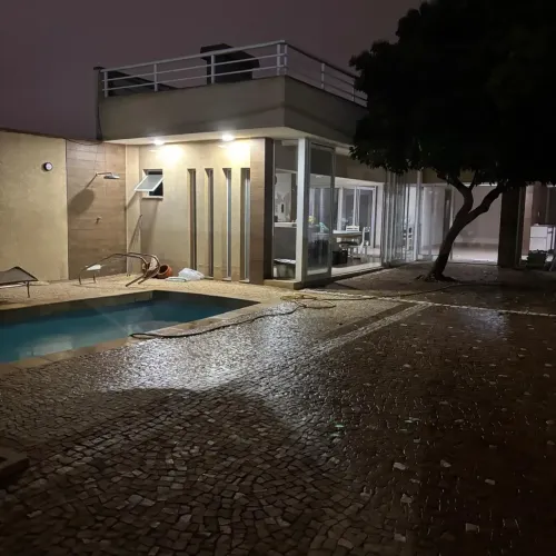 CASA DE ALTO PADRÃO COM PISCINA E 4 DORMITÓRIOS | PRÓXIMA AO SHOPPING PRADO