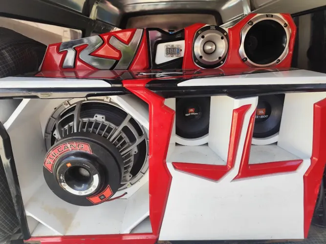 Estou vendendo esse som automotivo de alta qualidade...