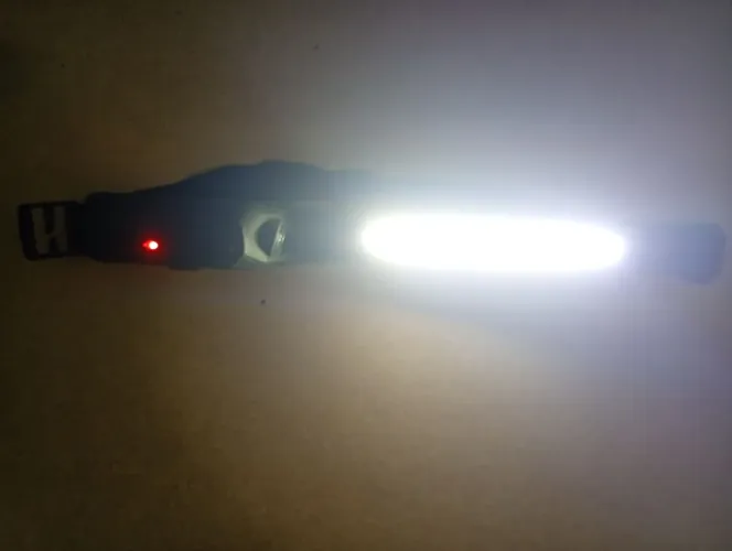 Mochila de idratação e lanterna de cabeça led