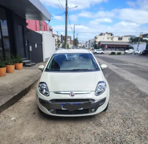 Fiat Punto Essence 1.6 Flex 16V 5P 2014