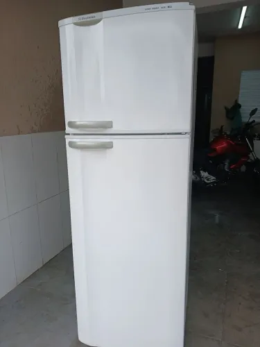 Geladeira Electrolux super freezer Pintura nova