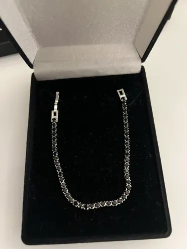 Pulseira riviera preta linda