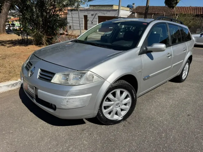 Renault Megane Grand Tour Dynam. Hi-flex 1.6 16V 2011