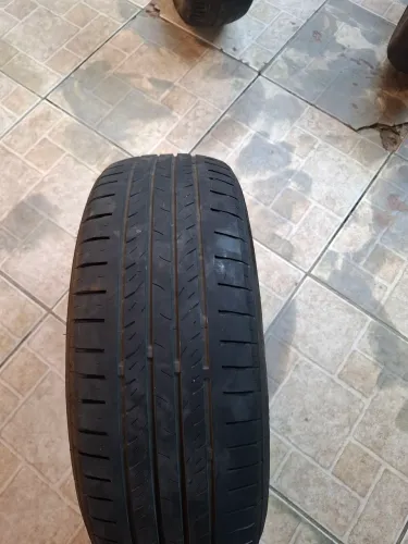 Vendo pneus 185/60 r 15