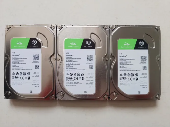 3 Hd seagate 1TB Barracuda cftv dvr CPU novo!