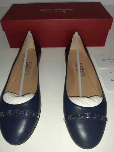 Sapatilha Ferragamo sem uso, acompanha embalagem e sacola original