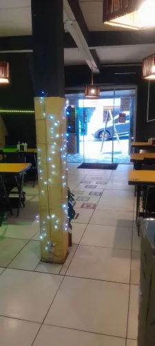 VAGA PRA ENTREGADOR NA PIZZARIA NA SUSSUARANA. 