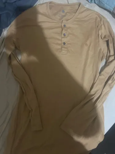 camiseta manga longa, henley.
