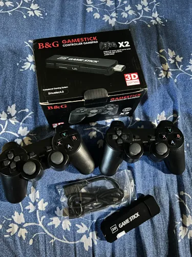 Game Stick Retrô 64GB B&G + 2 Controles Sem Fio