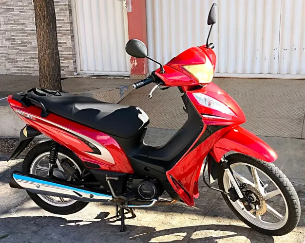 SHINERAY JET 50 - CARENAGEM 100% NOVA - PNEUS NOVOS - TRAÇÃO NOVA - REVISADA.