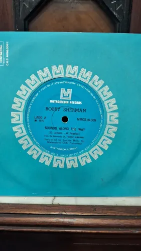 5 lps disco compacto de vinil 7 polegadas ou 50 reais cada 