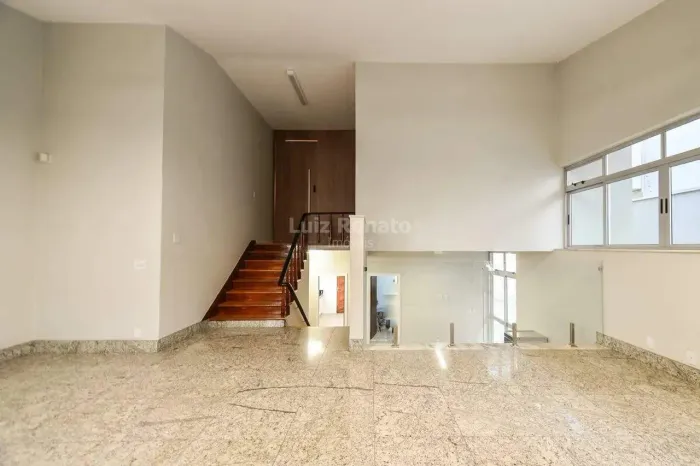 Casa à venda no bairro Gutierrez