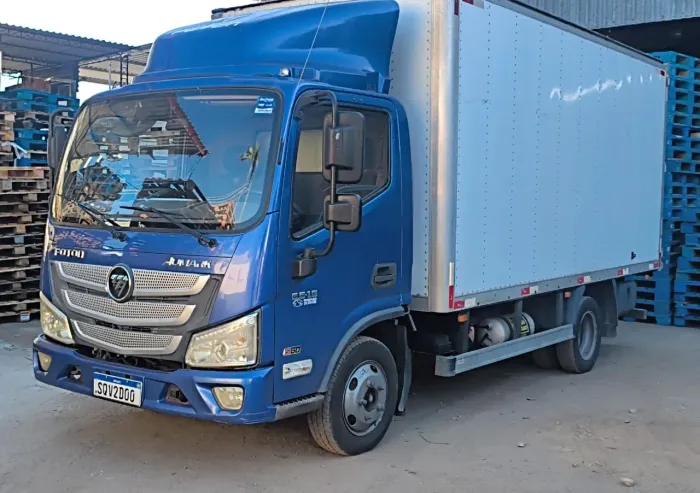 Caminhão baú azul I/FOTON AUMARK S 6.5