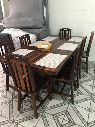 Mesa madeira de lei