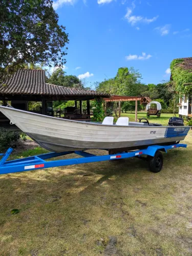 Lancha de alumínio 6 metros, motor 30 Hp com volante