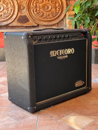 Amplificador Guitarra Meteoro Nitrous GS100 ELG 100W + Foot