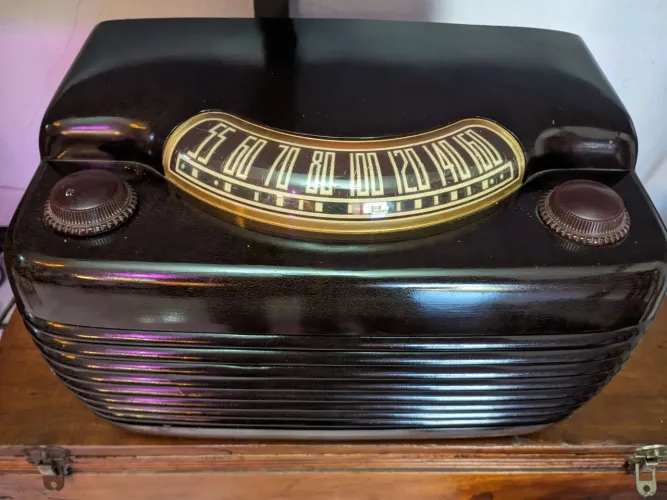 Rádio antigo Valvulado Philco HIPPO 