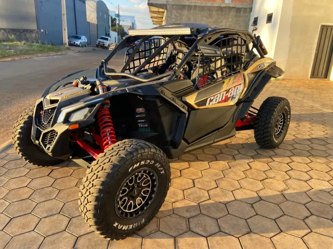 Utv can an mverick x3