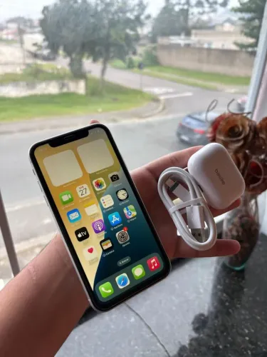 iPhone XR Branco 64 GB