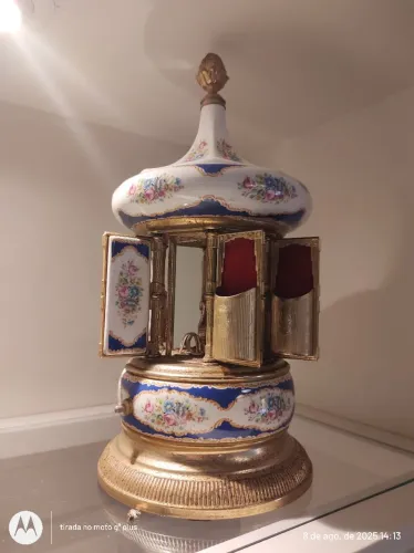Antiga Cigarreira em porcelana Chinesa Relíquia
