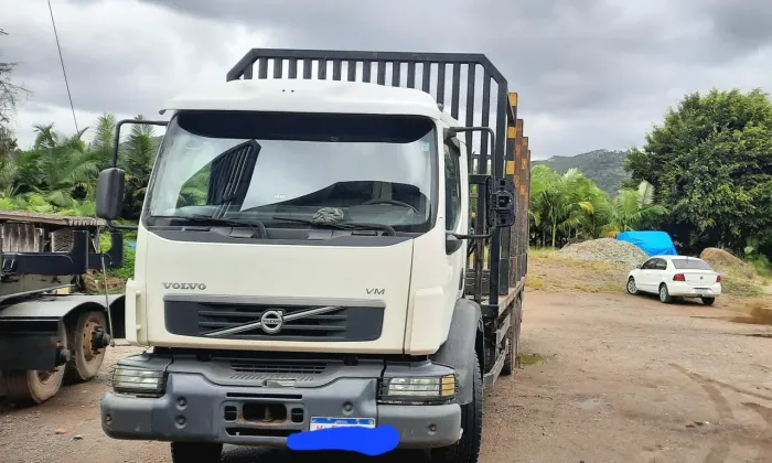 VOLVO VM 330 TRAÇADO