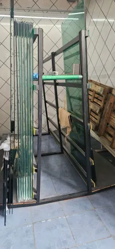 Cavalete para vidraçarias