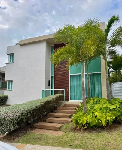 Belíssima casa com 4 suítes a venda no Alphaville Salvador 2