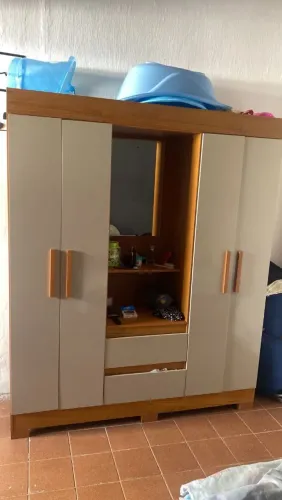 VENDO GUARDA ROUPA SEMI NOVO